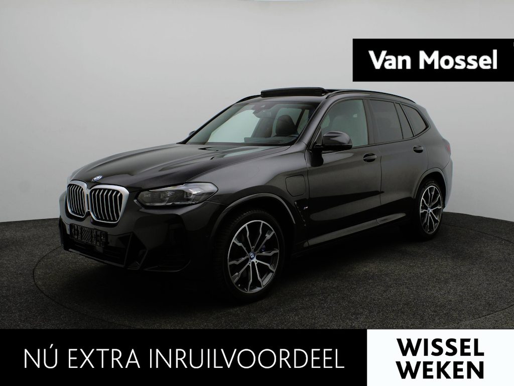 BMW X3 xDrive30e High Executive | M-Sport plus Pack |Heads up display | All Season Banden | Comfort Access | Panoramadak | Harman Kardon |