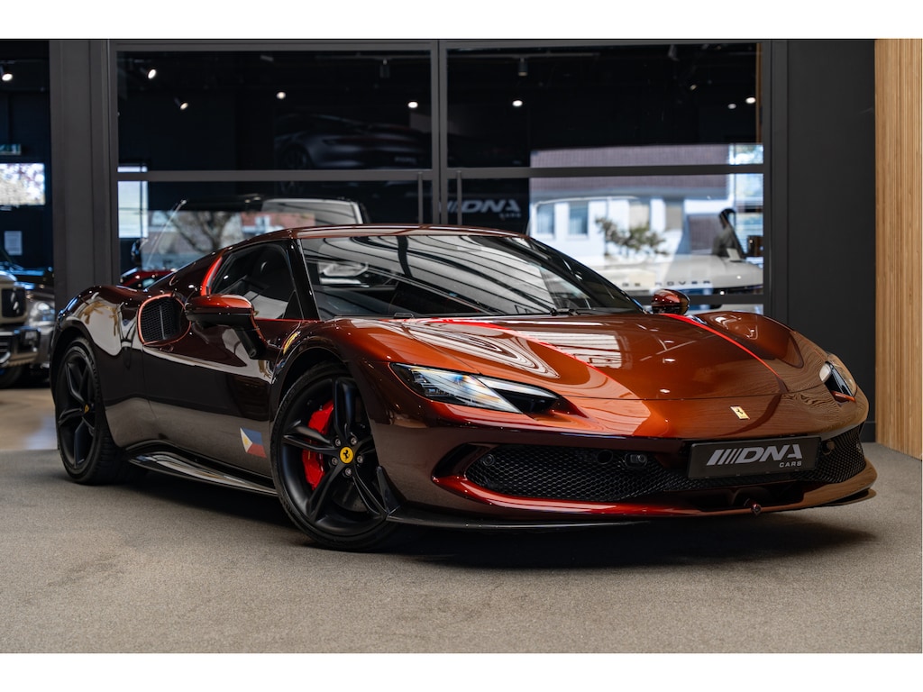 Ferrari 296 GTB TAILOR MADE CAVALCADE EDITION 3.0 V6 Painted Stripes Carbon Lift Tailormade