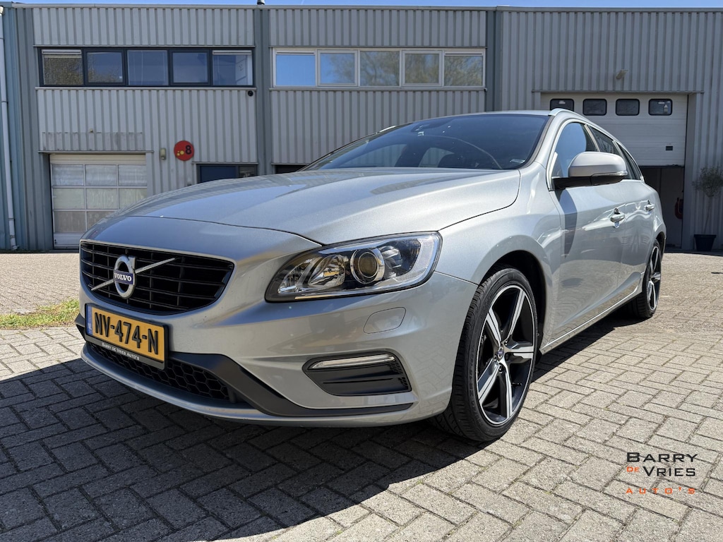 Volvo V60 1.5 T3 Nordic+ Sport | R-Design | Half Leder | Cruise Control |
