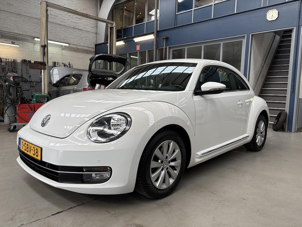 Volkswagen Beetle 1.2 TSI 105PK Design | Airco | Navigatie | Stoelverwarming | Cruise control | LM Velgen | PDC V + A | Rijklaar prijs!