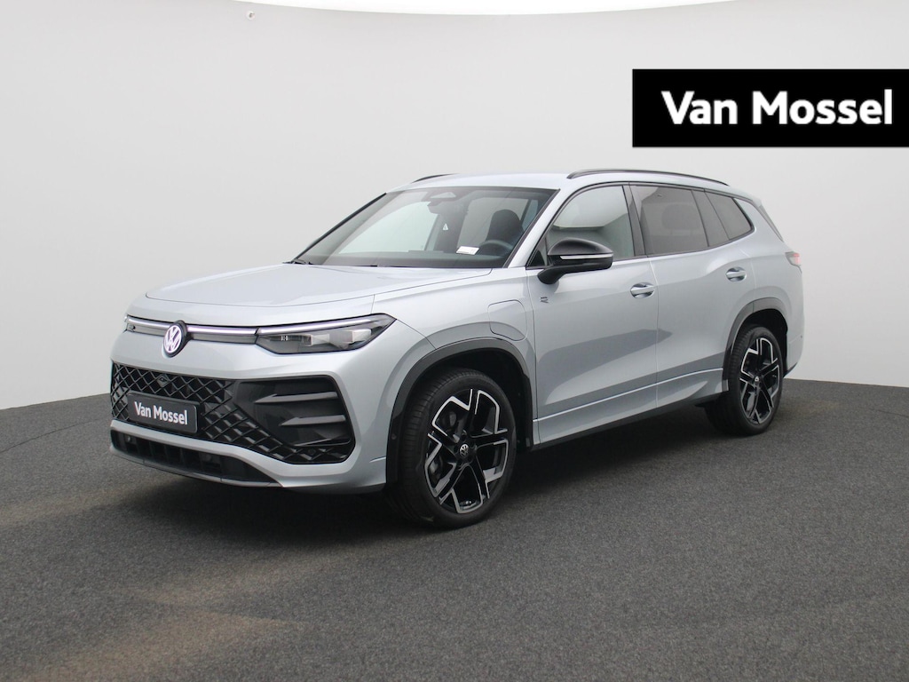 Volkswagen Tayron 1.5 eHybrid R-Line Edition 272 PK| SoH 100% | Trekhaak | 360 Camera | Travelassist | Stoelverwarming | Stuurwielverwarming | Black Style