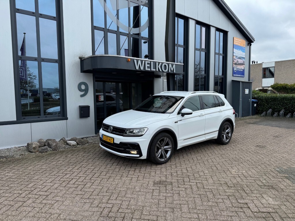 Volkswagen Tiguan 1.5 TSI ACT R-Line 131PK Navi, Climatcntrl, Cruisecntrl, PDC, Trekhk, TOPSTAAT