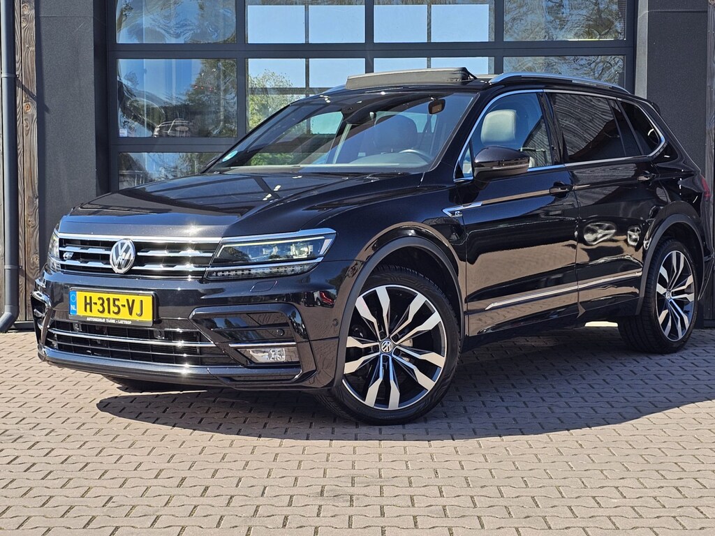 Volkswagen Tiguan Allspace 1.5 TSI Highline Business R-line 7p. | LED | Pano | Trekhaak | Leder | Stoelverwarming | Camera | ACC | App-connect | All-seasons | Vol |
