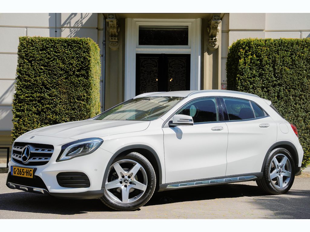 Mercedes-Benz GLA 180 Business Solution AMG TREKHAAK | CAMERA | KEYLESS | ORG NL 2E EIGN