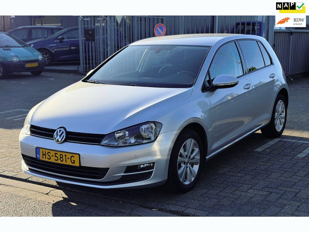 Volkswagen Golf 1.6 TDI Comfortline DSG | Carplay | 1e-Eig | Dealer Ondh | Parkeersens. | Climate Ctrl | Cruise Ctrl | Navi