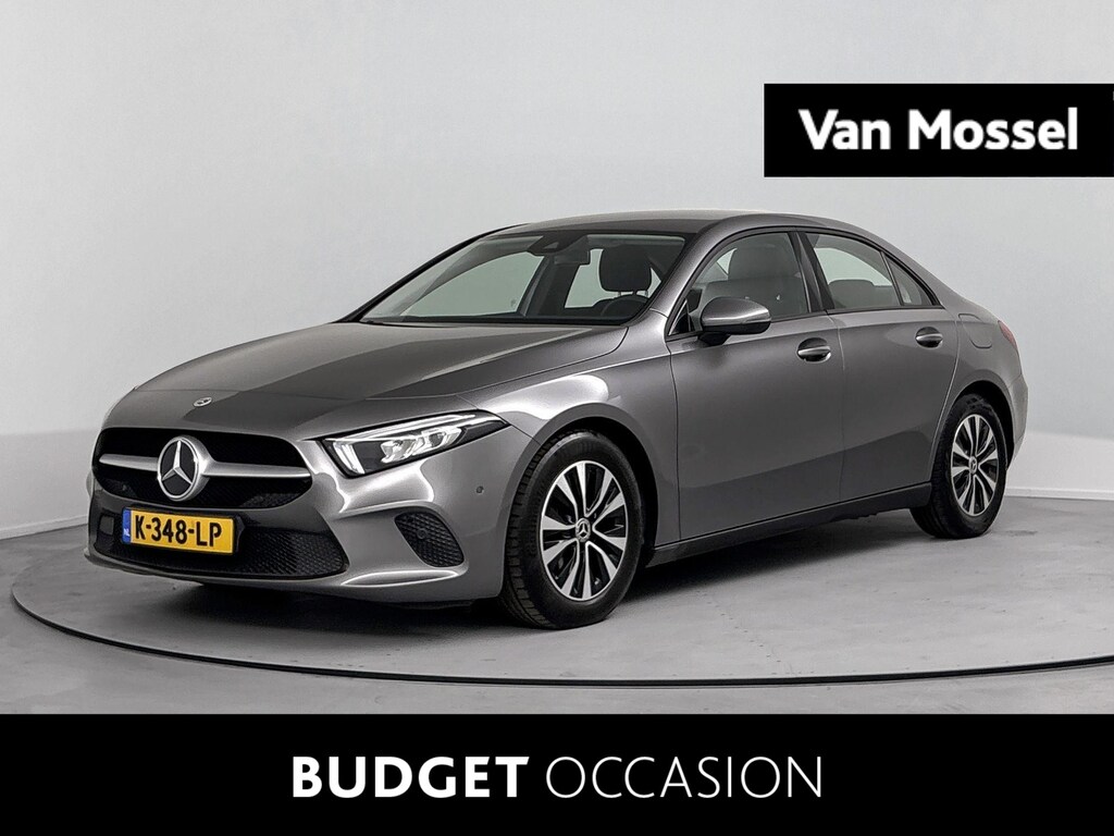Mercedes-Benz A-klasse 180 Business Solution Nederlands Voertuig | Stoelverwarming |Cruise Control | Lichtmetalen Velgen | Parkeer Assistent | Parkeersensor Voor en Achter