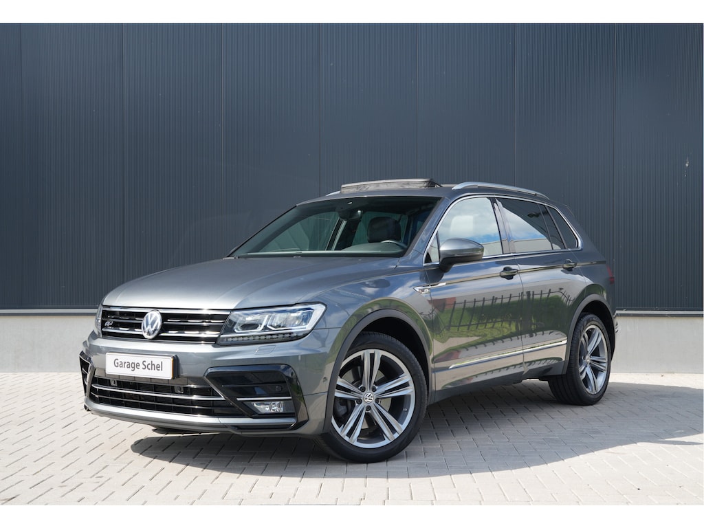 Volkswagen Tiguan 2.0 TSI 4Motion R-Line - Pano - Trekhaak - Navi - Camera - Stoelverwarming - Rijklaar