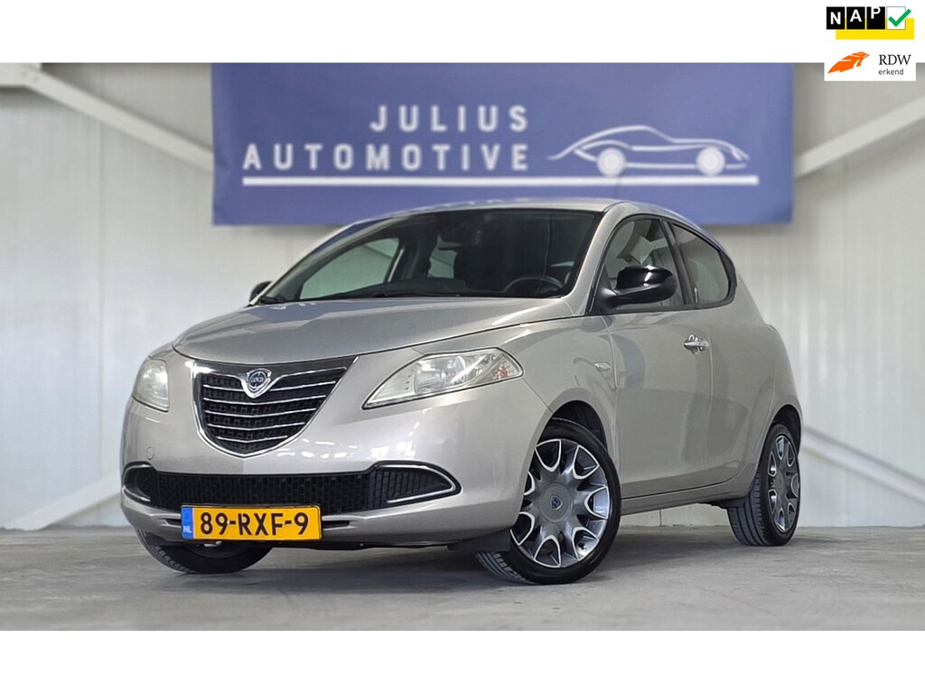 Lancia Ypsilon 0.9 TwinAir Silver Airco PDC CruiseControl Garantie APK 08-2027!