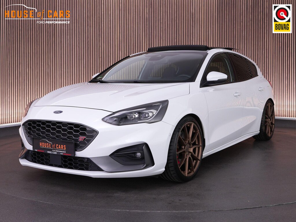 Ford Focus ST-3 2.3 280pk |19" TEC wielen|H&R verlagingsveren|panoramdak|head-up|B&O|blind spot|Apple Carplay|cruise control|winterpack|parkeercamera|