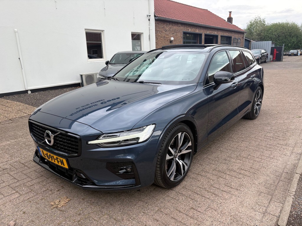 Volvo V60 B3 R-Design Schuifdak H&amp;K Pilot Assist