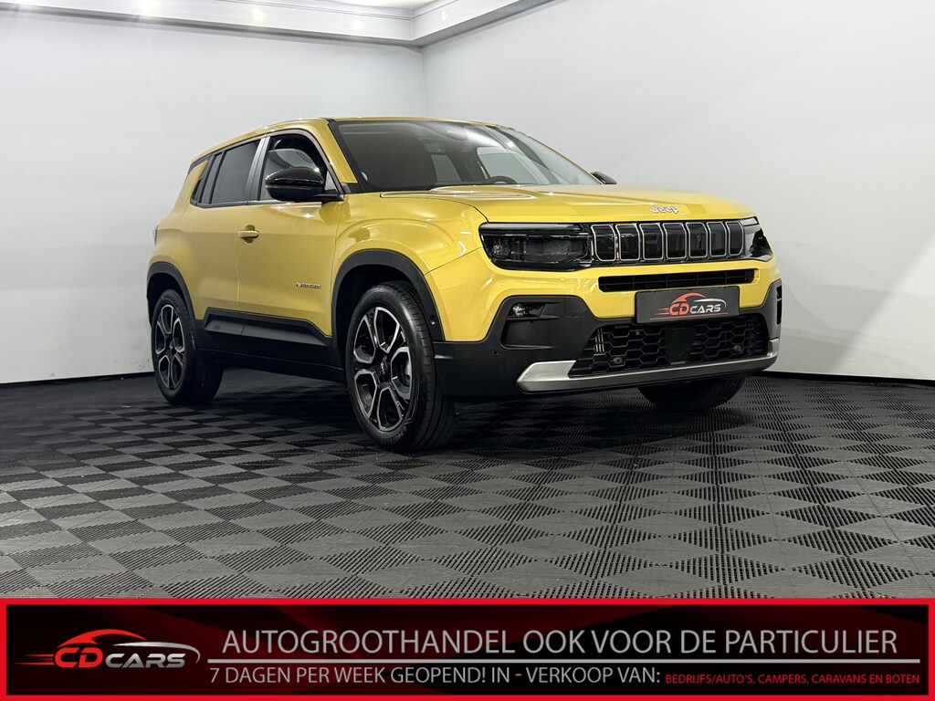 Jeep Avenger 1.2 Summit Camera, Apple carplay, Half leder, Keyless start, Cruise control, Lichtmetalen velgen, Virtual desk, 1 jaar garantie .