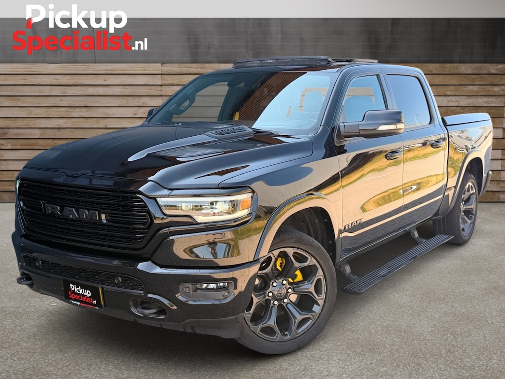 Dodge Ram 1500 5.7 V8 4x4 Crew Cab Limited , STERRENHEMEL , HUIF , GELE GORDELS , BLACK ON BLACK