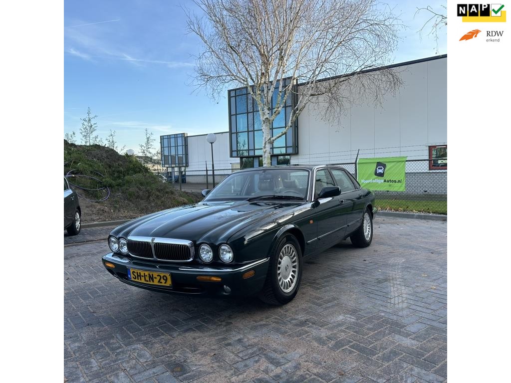 Jaguar Sovereign 3.2 V8 / Nette auto / APK oktober 2026