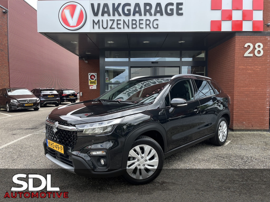 Suzuki S-Cross 1.5 Hybrid Style // ADAPT. CRUISE // DODEHOEK // STOELVERWARMING // CAMERA // APPLE-ANDROID AUTO // KEYLESS //