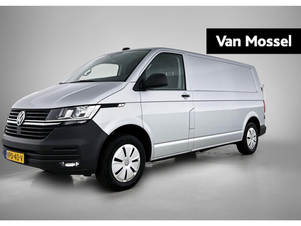 Volkswagen Transporter 2.0 TDI L2H1 Comfortline 110PK | Airco | Trekhaak | Radio | Bijrijdersbank | Parkeerhulp achter | Cruise control | Navigatie | Apple Carplay/Android Auto |