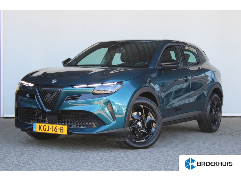 Alfa Romeo Junior 1.2 Turbo Hybrid Ibrida | Adaptieve cruise control | Full-LED | Parkeersensoren achter | Apple carplay |