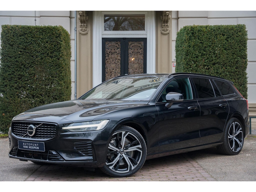 Volvo V60 2.0 T8 Plug-in hybrid AWD Plus Dark TREKHAAK | ADAPTIVE | H&K | MEMORY | CAMERA