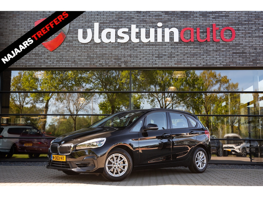 BMW 2-Serie Active Tourer 218i High Executive , Trekhaak, Navigatie, Stoelverwarming,
