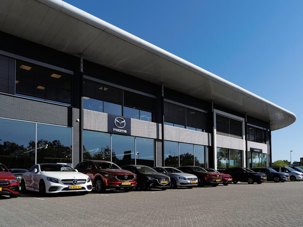 Mazda MX-5 1.5 SkyActiv-G 132 Kazari | RIJKLAAR INCLUSIEF AFLEVERPAKKET TWV €799,- | Camera | Stoelverwarming | Gratis-museum-arrangement gratis-afleverpakket