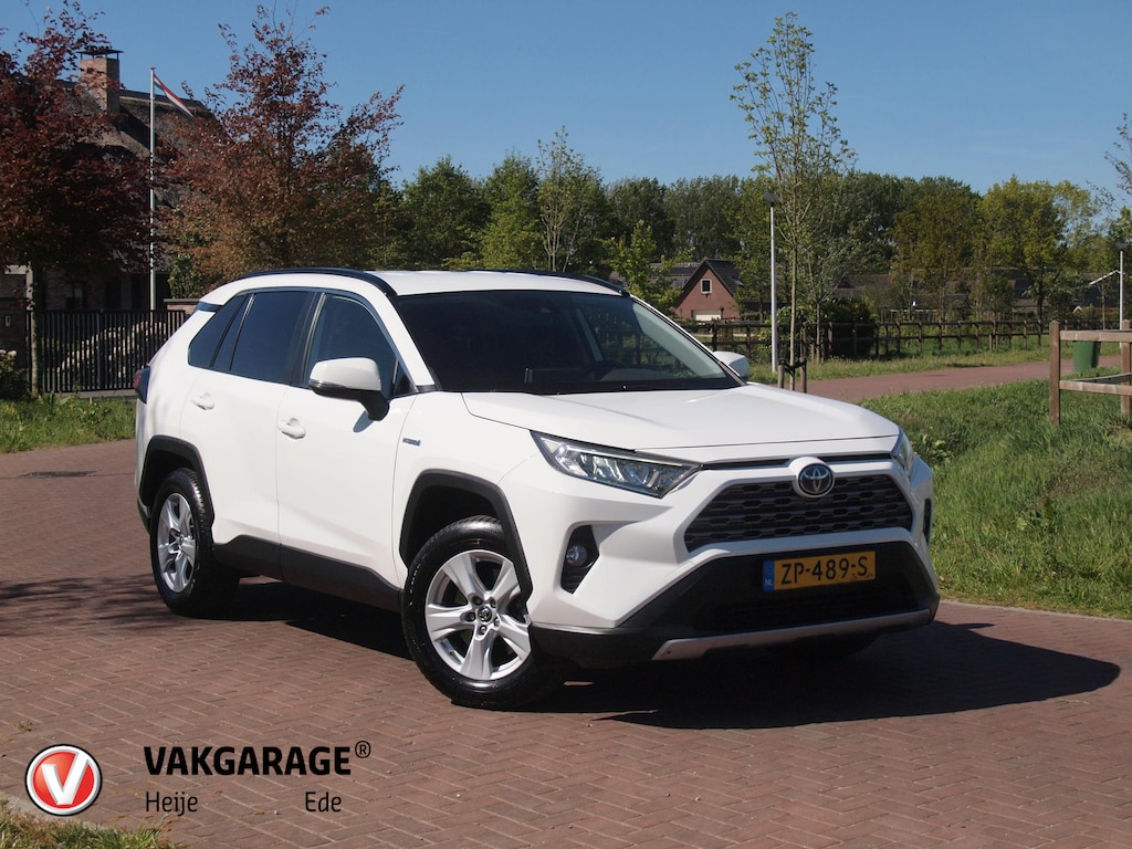 Toyota RAV4 2.5 Hybrid AWD Active | Camera | Trekhaak 1650 trek gewicht | Apple Carplay | Navi | Cruise Control | NL-Auto |