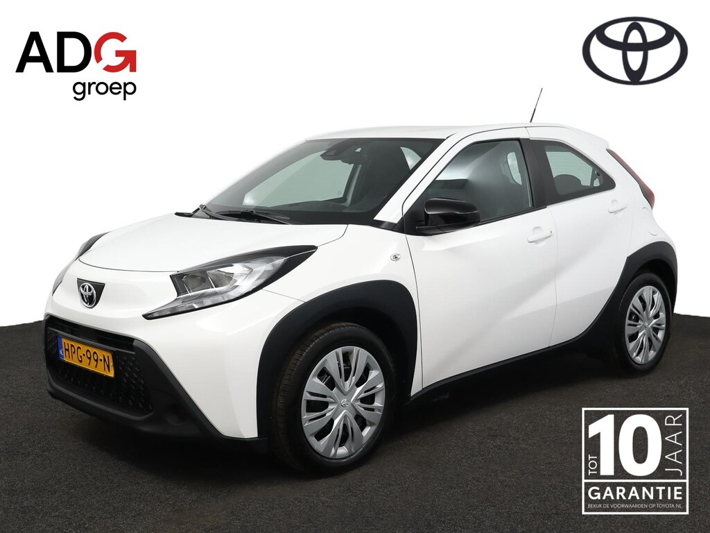 Toyota Aygo X 1.0 VVT-i MT Play | Adaptive Cuise Control | Achteruitrijcamera | Airco | Apple Carplay | Android Auto |
