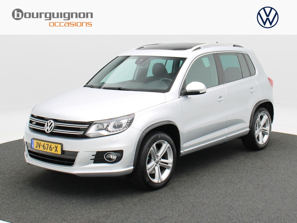Volkswagen Tiguan 1.4 TSi R-Line Edition 125 Pk | Panoramadak | Trekhaak | Camera | Cruise Control | Climatronic | Navigatie | 18 Inch