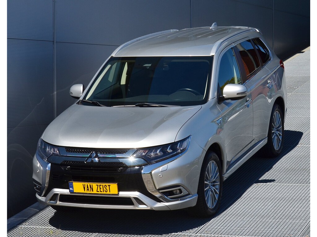 Mitsubishi Outlander PHEV 2.4 INTENSE INTRO 4WD | PLUG IN HYBRID | SoH 83% | V2H | ADAPTIEF CRUISE CONTROL | NAVI | CAMERA | FABRIEKSGARANTIE TOT 24-06-2028* | ALL IN RIJKLAARPRIJS