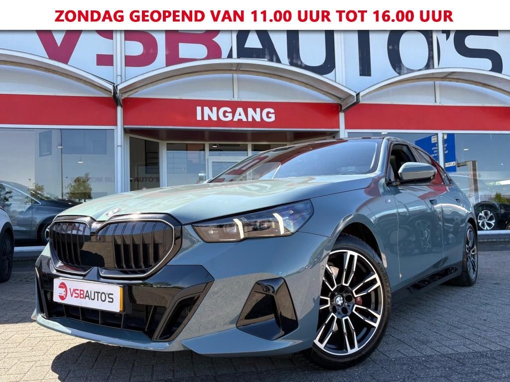 BMW 5-Serie 520I AUT. M SPORTPAKKET PRO PANO-DAK LEER HEAD-UP NAVI CAMERA CARPLAY MEMORY HK SOUND