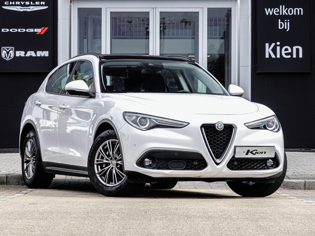 Alfa Romeo Stelvio 2.2d Super | Pano-dak | Lederen bekleding | Schakelflippers | NL auto | BTW Auto