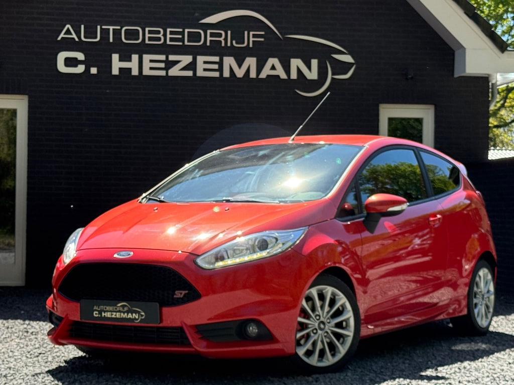 Ford Fiesta 1.6 ST2 183PK 1e eigenaar DealerOH Recaro Navigatie LED LEDER AUX