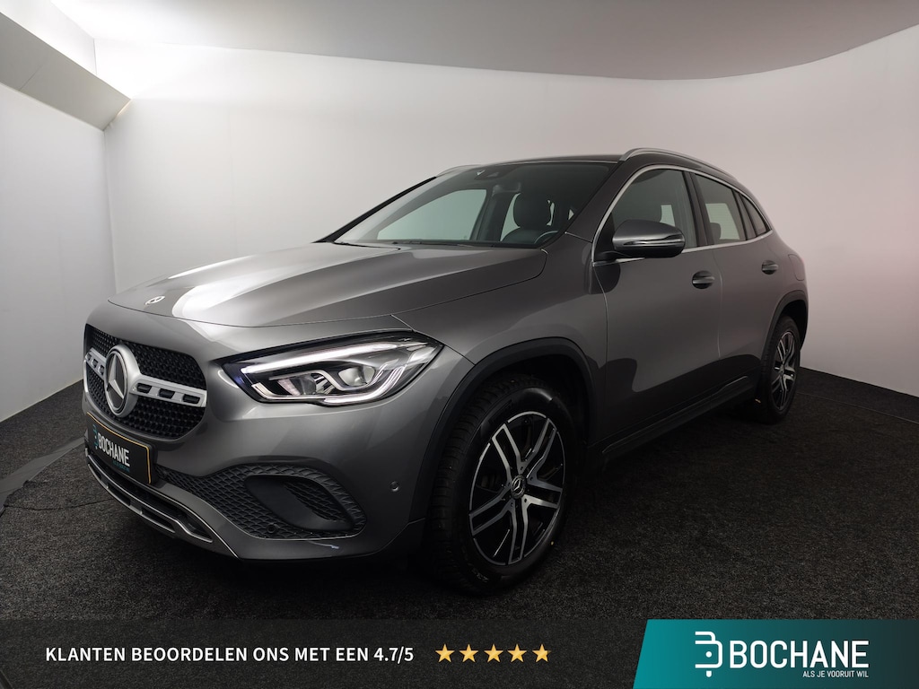 Mercedes-Benz GLA 180 Business Solution | Lederen bekleding | Camera | LED verlichting | Stoelverwarming |