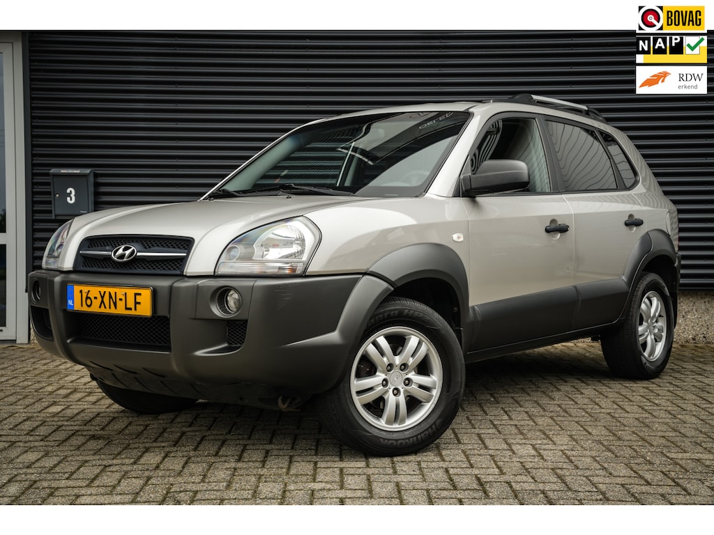 Hyundai Tucson 2.0i | Org. NL | 1e Eigenaar | Airco | LMV | Metallic Lak | 82dkm | Zeer Mooi! |