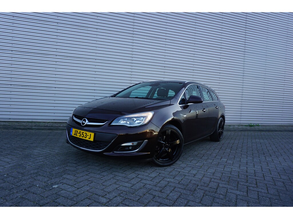 Opel Astra Sports Tourer 1.4 Turbo Sport + Climate / Navi / Cruise / Camera / Elektr. ramen / Parkeers. / Lm velgen / Trekhaak