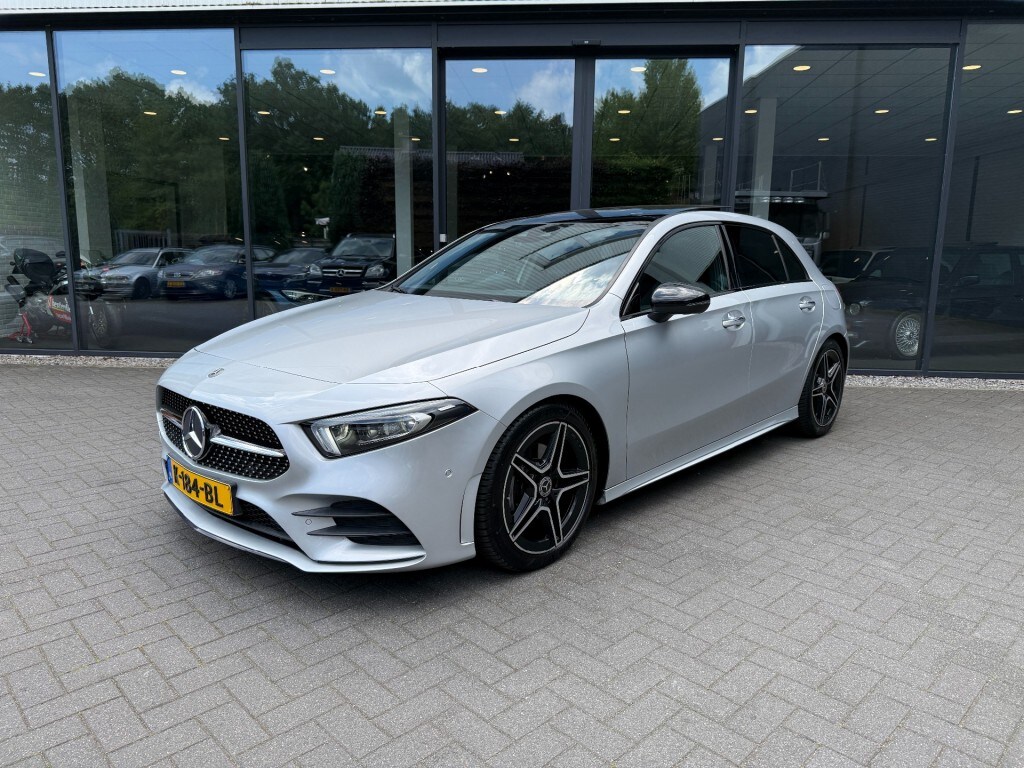 Mercedes-Benz A-klasse 180 AMG LINE,Pano,LED,WideScreen,Memory,Stoelverw,Camera,Clima,Cruise,Ambient,Orig. NL