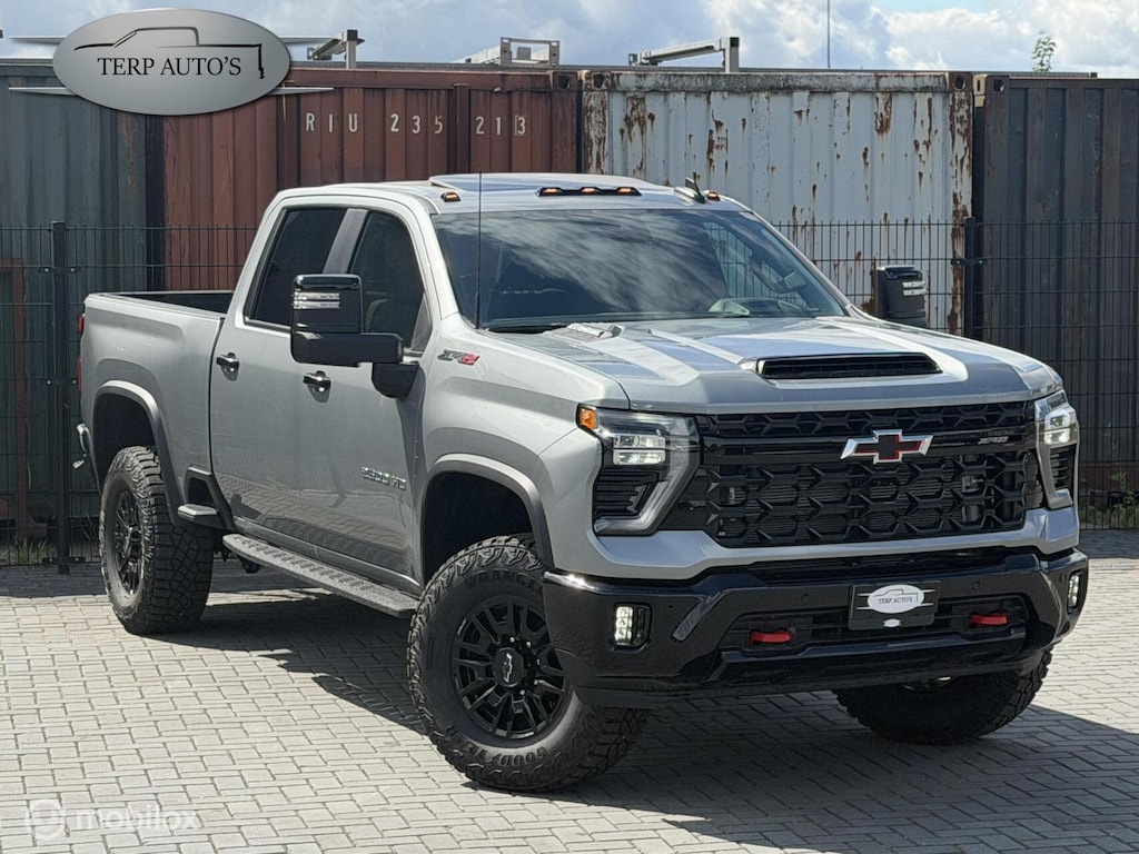 Chevrolet Duramax USA 2500 6.6 ZR2