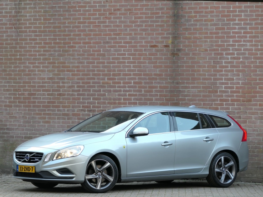 Volvo V60 1.6 T3 R-Design Cruise Control / Afneembare trekhaak / Sportstuu