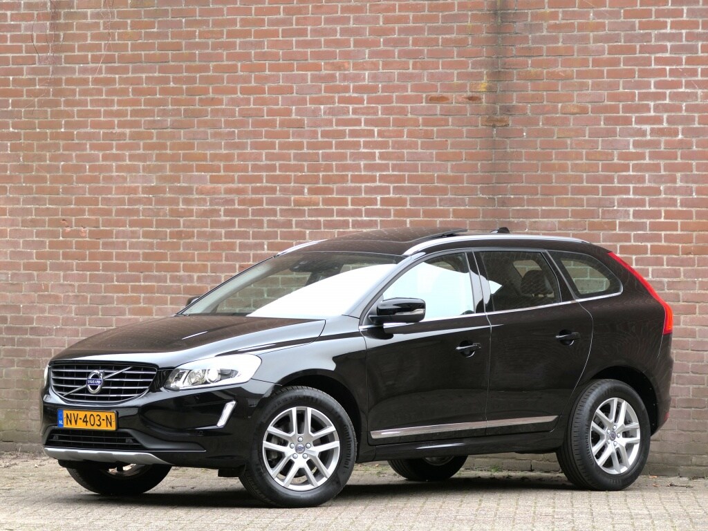 Volvo XC60 T5 AUT FWD Polar+ Panoramadak / Standkachel / Trekhaak