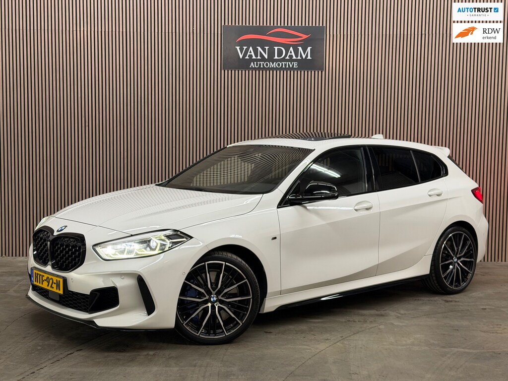 BMW 1-Serie M135i xDrive High Executive 2021 PANO LED CAMERA FULL OPTION