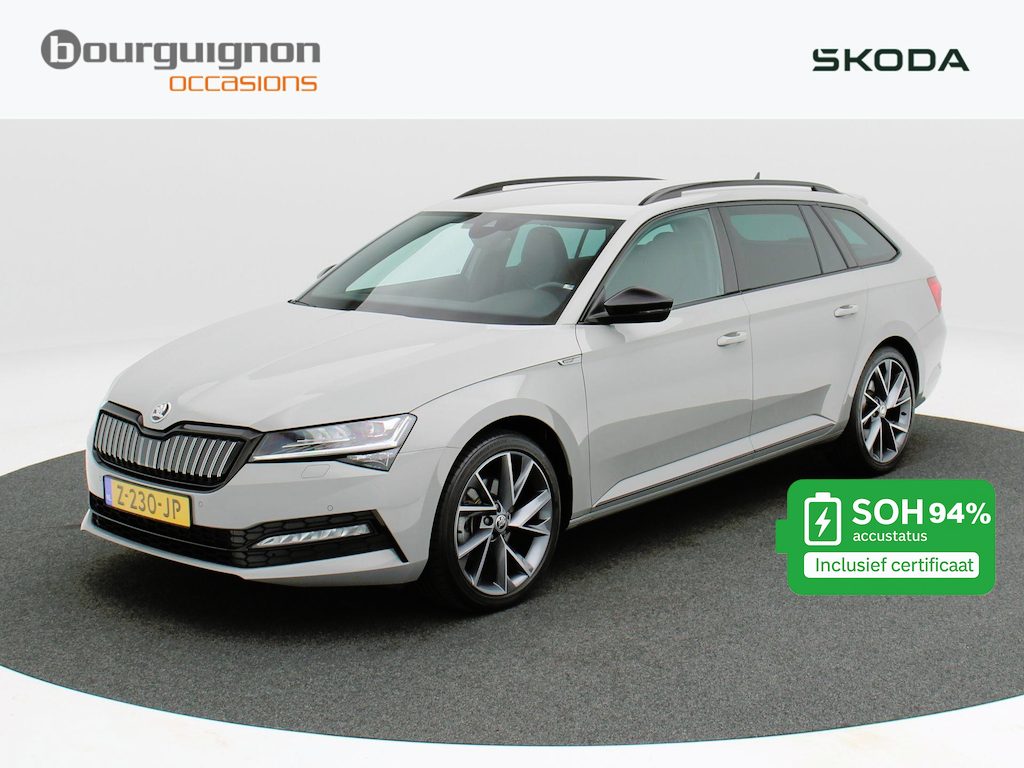 Skoda Superb Combi 1.4 TSI iV Sportline Business | Trekhaak | Camera | Stoel/Stuur Verwarming | Carplay | Navigatie | Climatronic | 19 Inch | 39.084 Km !!