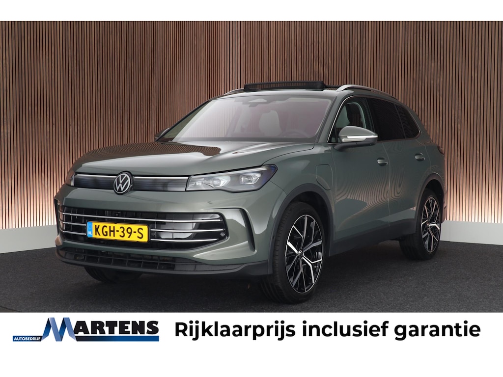 Volkswagen Tiguan 1.5 eHybrid 204pk Elegance Trekhaak 360Camera Head-Up Stuur+Stoelverwarming Keyless Massage Panoramadak