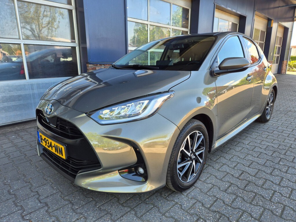 Toyota Yaris 1.5 Hybrid Dynamic, Trekhaak, Stoelverwarming, Carplay, ALL IN prijs.