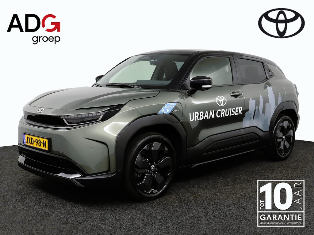 Toyota Urban Cruiser Executive 61 kWh | Apple Carplay/Android Auto | Panorama Dak | Kunstlederen Bekleding | 360 Camera | JBL Audio |