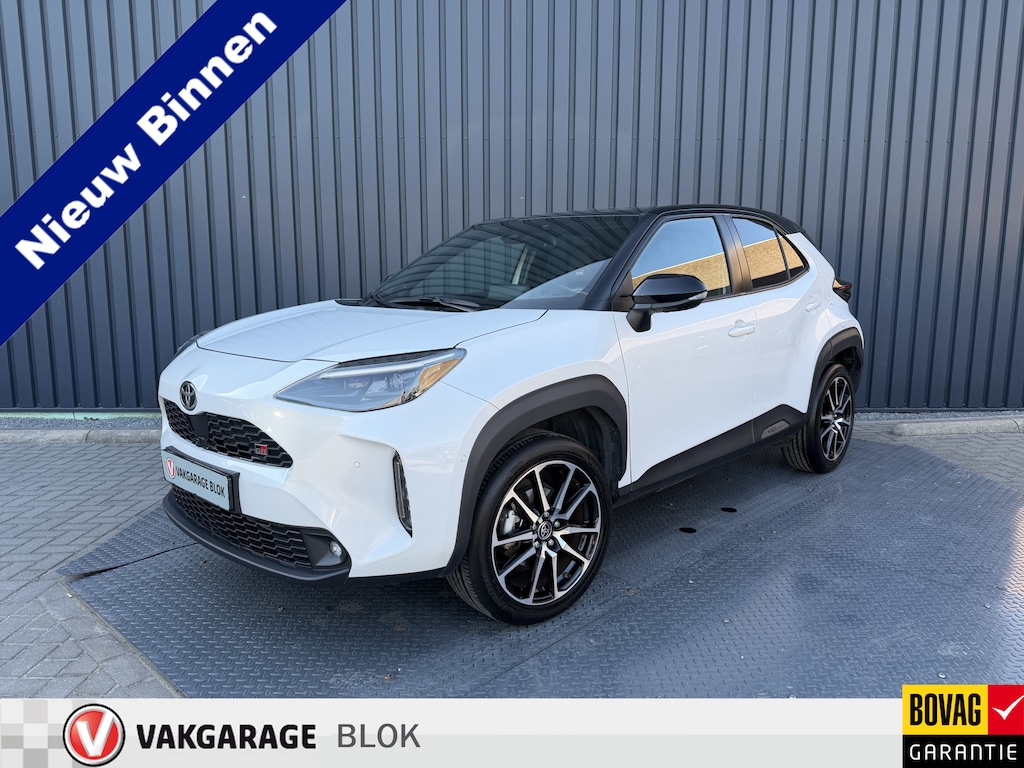 Toyota Yaris Cross 1.5 Hybrid GR Sport / Bi tone | 360 camera | JBL | Head-up | Rijklaar!!!