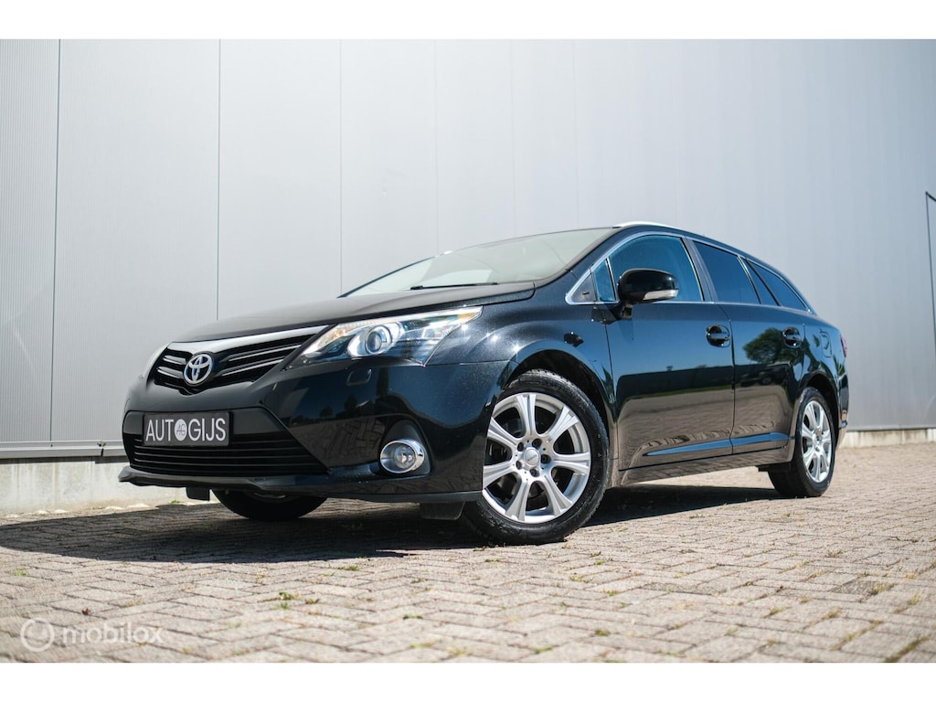 Toyota Avensis 1.8 VVTi Business | Camera | Trekhaak | Leder alcantara | Stoelverwarming | nette auto |