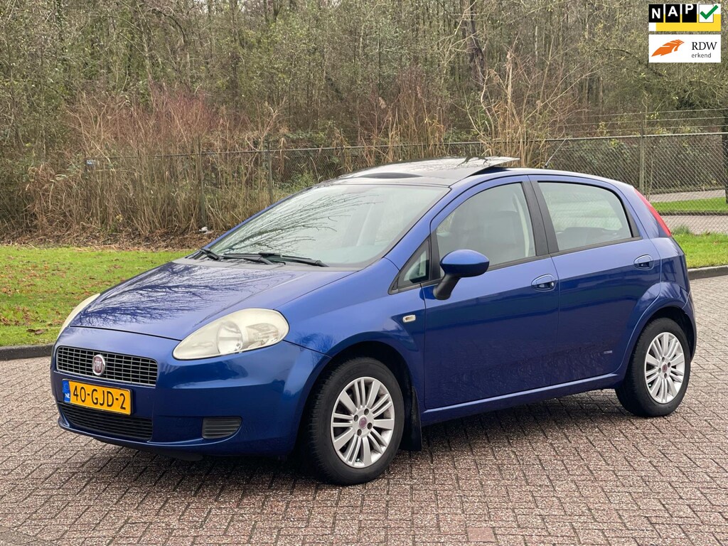Fiat Punto Grande 1.4 Dynamic/AIRCO/CRUISE/SCHUIFDAK/PANO