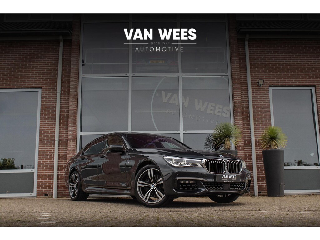 BMW 7-Serie 750i xDrive High Executive M-sport | Driving Assistant Plus | Massage | 360 camera | B&W audio | Gesture control | Panoramadak | Comfortstoelen | Stuurverwarming