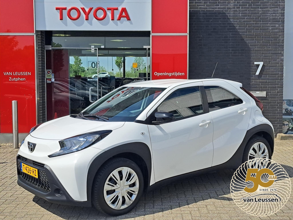 Toyota Aygo X Play AIRCO CAMERA AD-CRUISE APPLE/ANDROID NL-AUTO