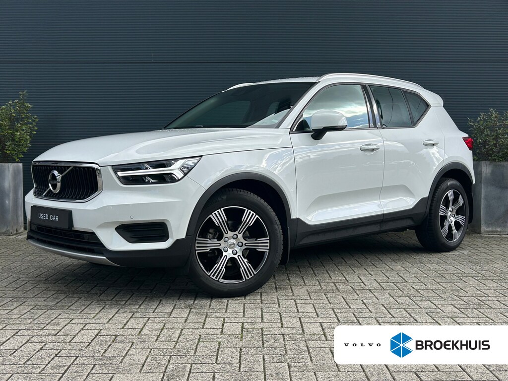 Volvo XC40 1.5 T3 Momentum | Camera | Cruise Control | Navigatie | Lane Assist | Spiegels dimmend |