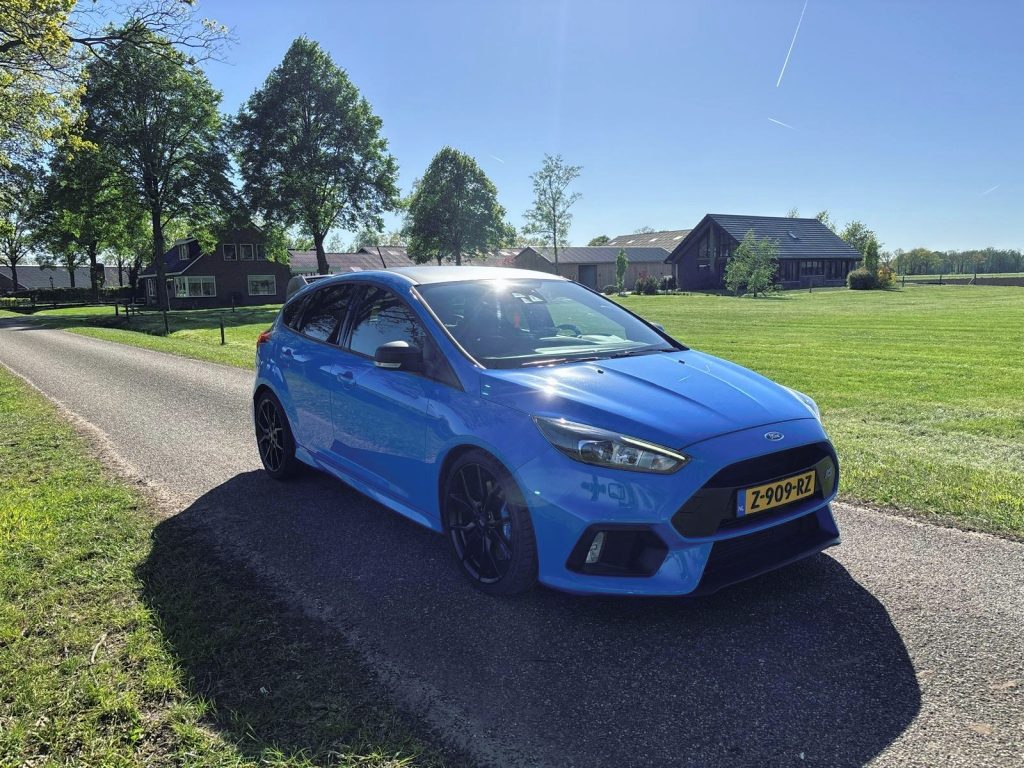 Ford Focus 2.3 RS LSD | Black & Blue | Recaro | Camera |