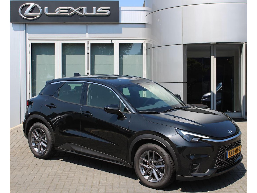 Lexus LBX 1.5 2WD STOELVERW STUURVERW PARK-SENSOR BLIND-SPOT CARPLAY LENDESTEUN